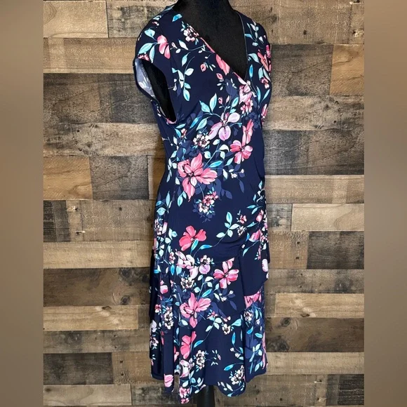 Robbie Bee Women's Navy Blue Pink Floral V Neck Dress Ruffled Size L AB 531 - Picture 3 of 7